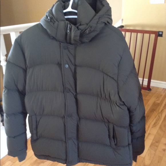 Aritzia TNA super puff - Picture 4 of 4